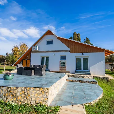 Non Stop 2 4* Kaposvár