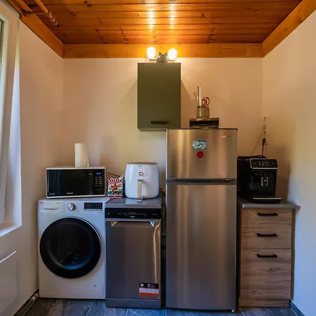 Non Stop 2 בית הארחה